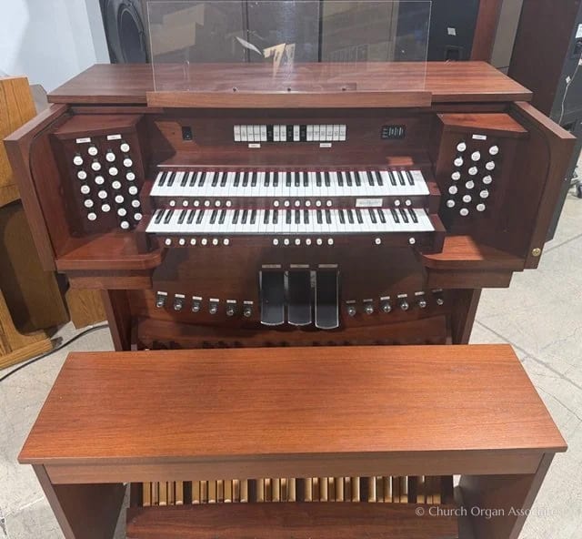 Used Allen R-255 organ